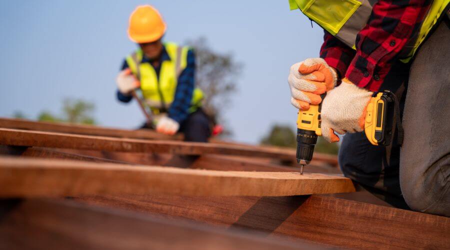 Professional gutter cleaning in Guinda, CA